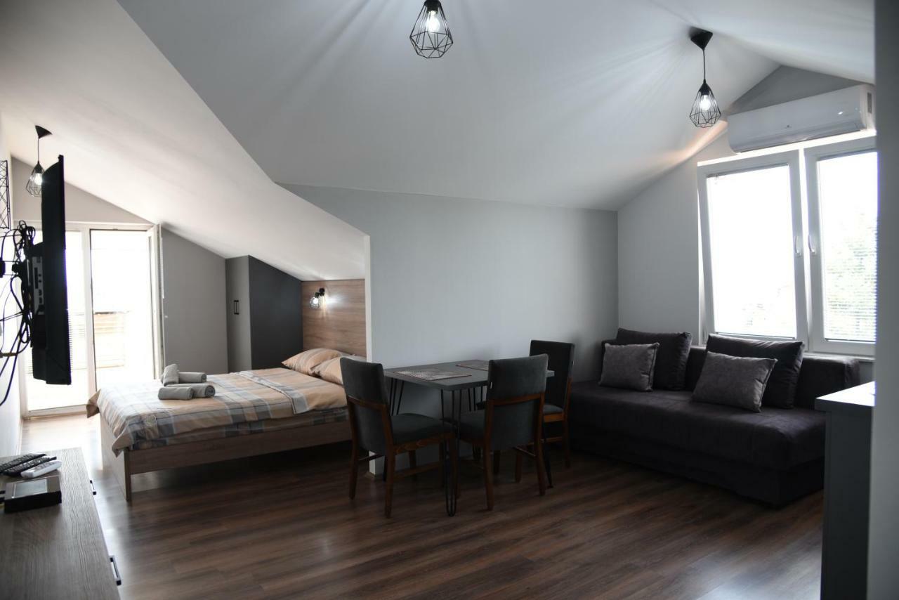 Mihail'S Apartments In Ohrid - 1 Екстер'єр фото