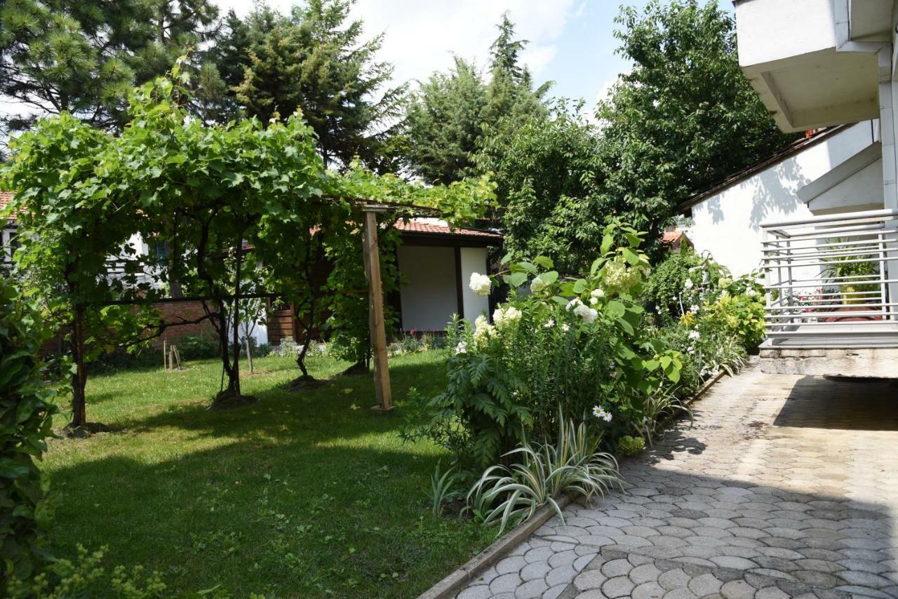 Mihail'S Apartments In Ohrid - 1 Екстер'єр фото