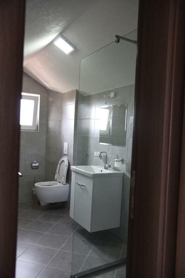 Mihail'S Apartments In Ohrid - 1 Екстер'єр фото